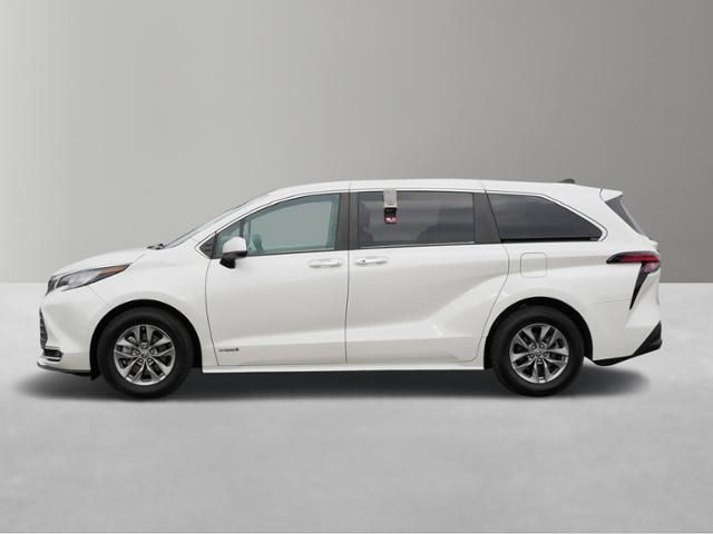 2021 Toyota Sienna XLE