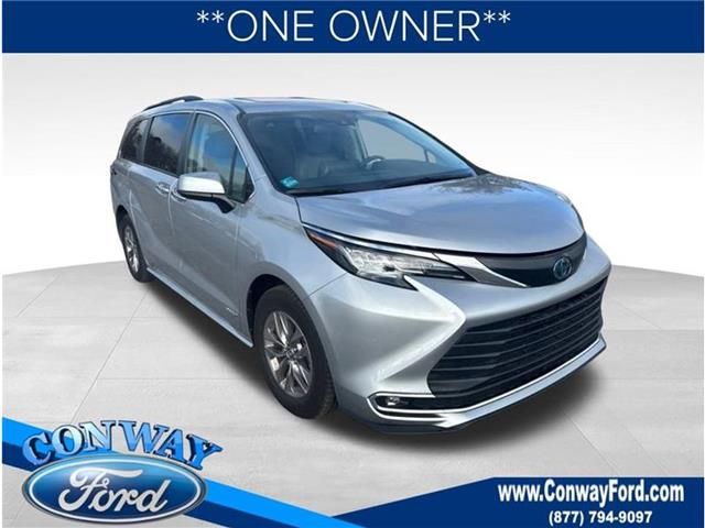 2021 Toyota Sienna XLE