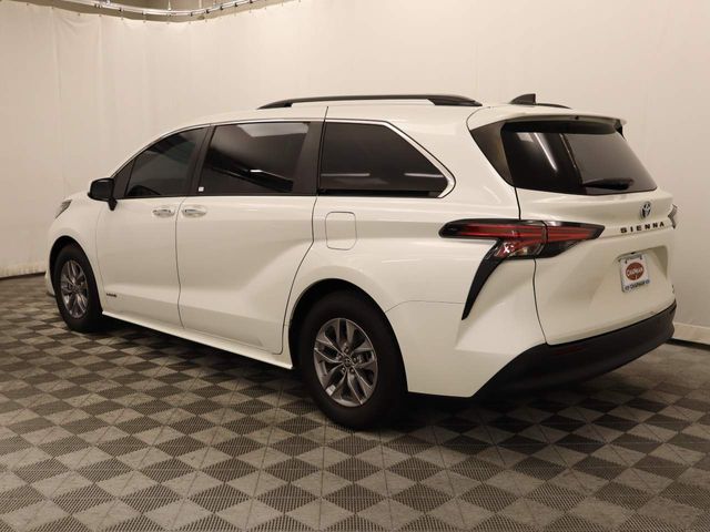 2021 Toyota Sienna XLE