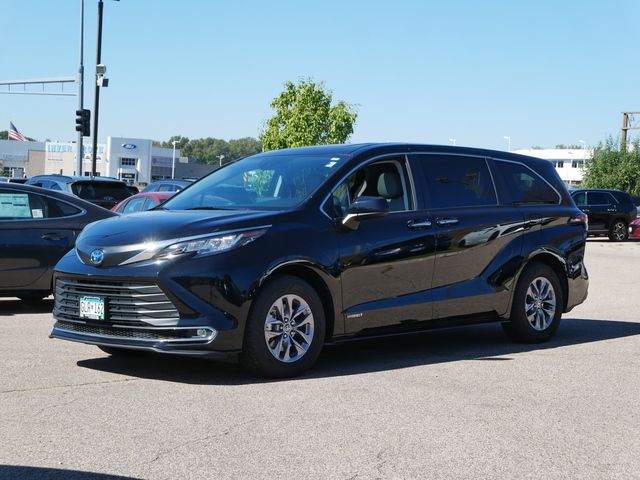 2021 Toyota Sienna XLE