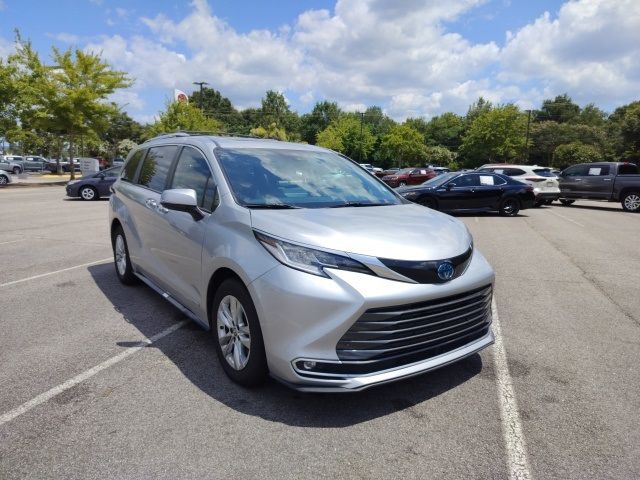 2021 Toyota Sienna Limited