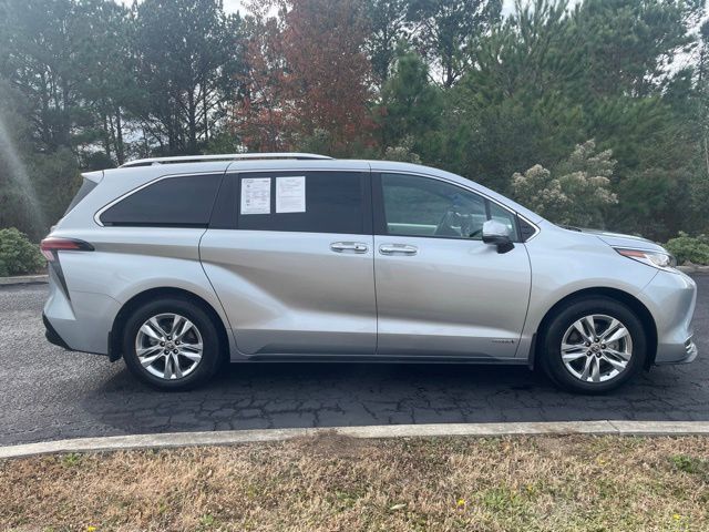 2021 Toyota Sienna Limited