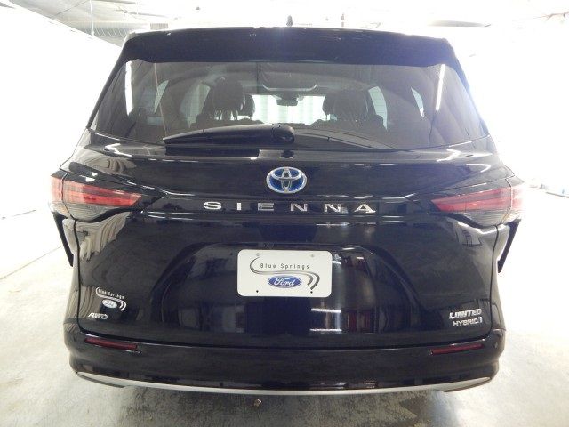 2021 Toyota Sienna Limited