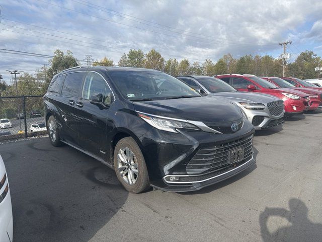 2021 Toyota Sienna Limited