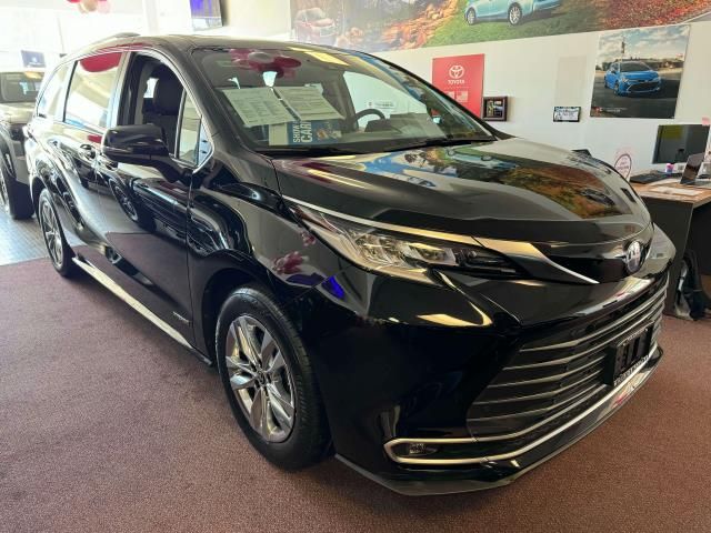 2021 Toyota Sienna Limited