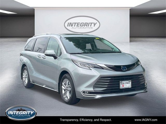 2021 Toyota Sienna Limited