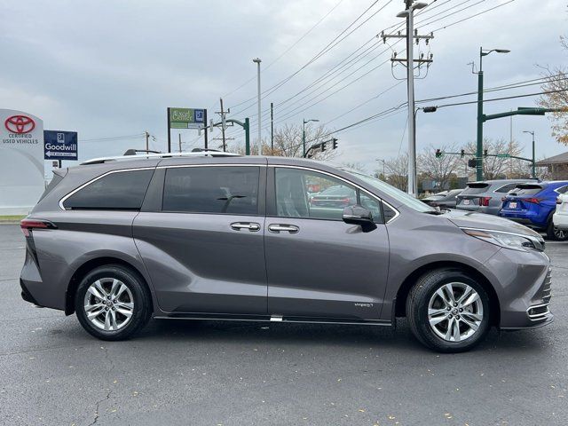 2021 Toyota Sienna Limited