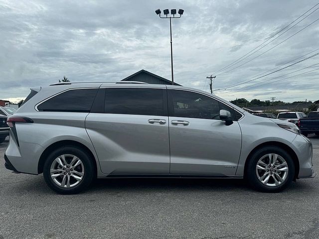 2021 Toyota Sienna Limited