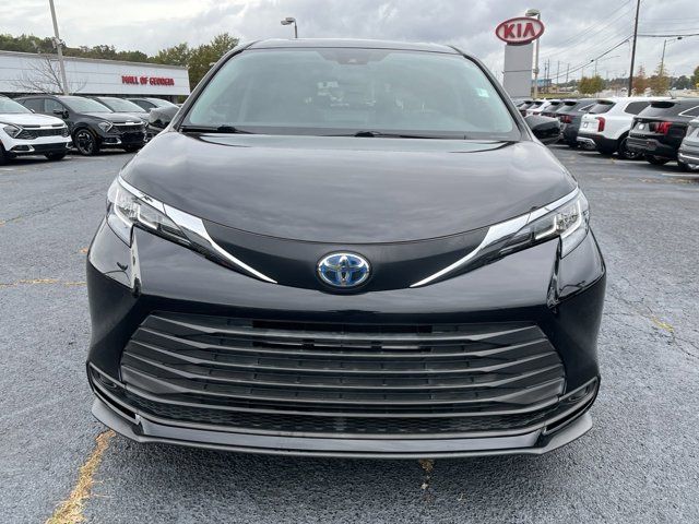 2021 Toyota Sienna LE