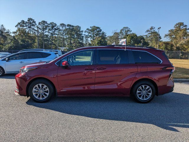 2021 Toyota Sienna LE