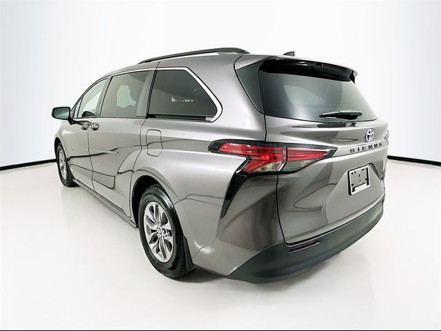 2021 Toyota Sienna LE