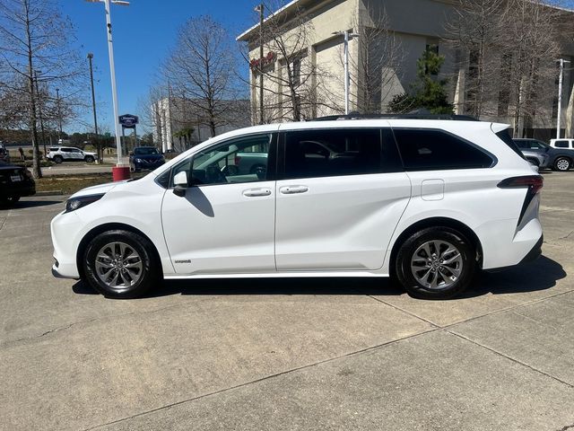 2021 Toyota Sienna LE