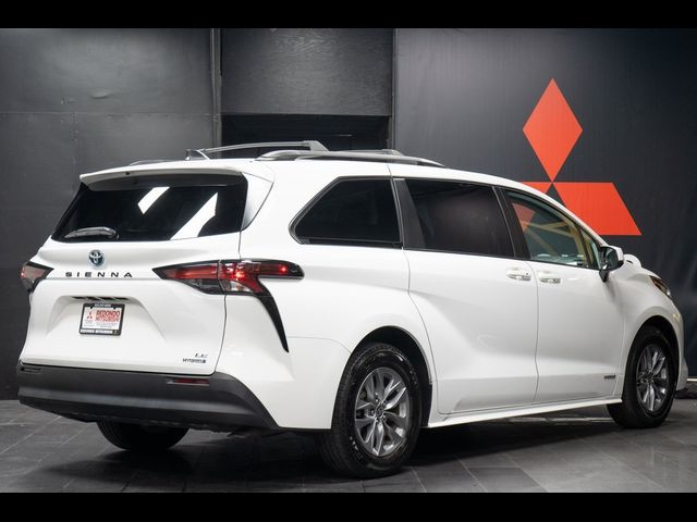 2021 Toyota Sienna LE