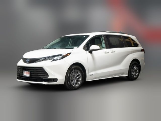 2021 Toyota Sienna LE