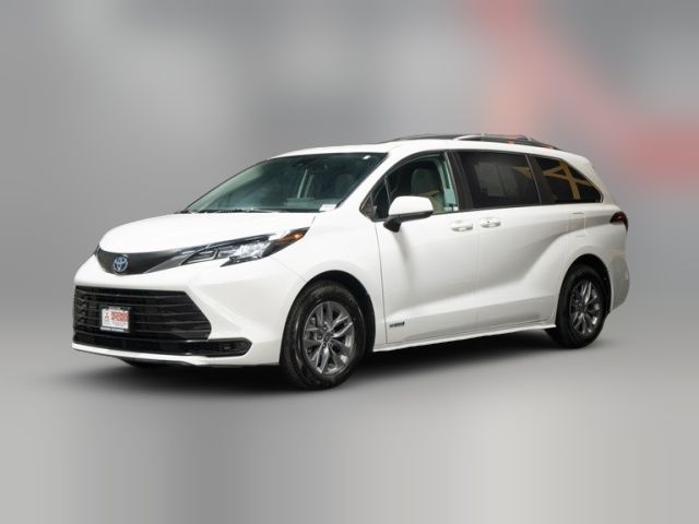 2021 Toyota Sienna LE