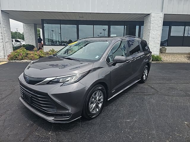 2021 Toyota Sienna LE