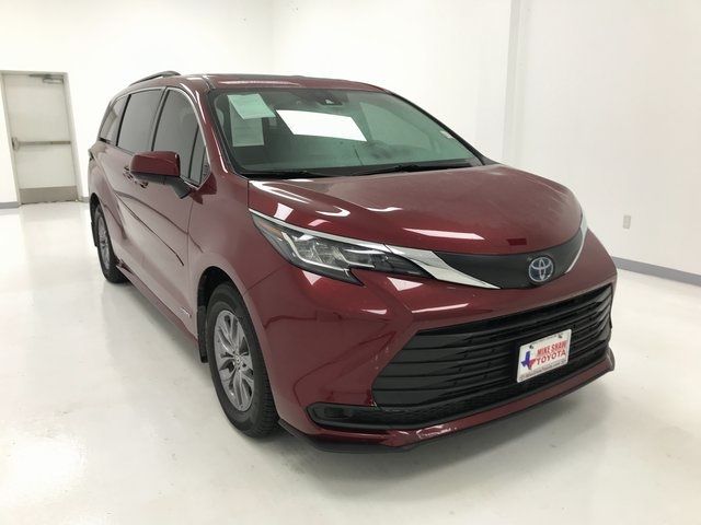 2021 Toyota Sienna LE