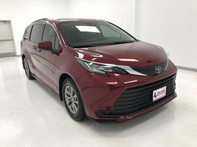 2021 Toyota Sienna LE