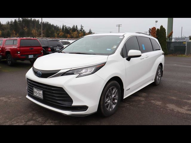 2021 Toyota Sienna LE