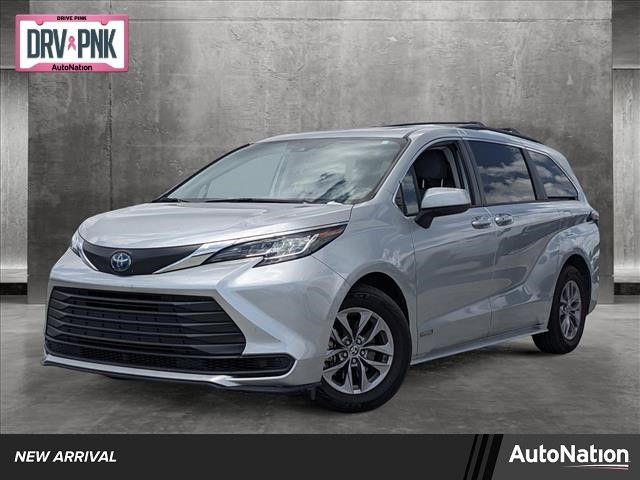 2021 Toyota Sienna LE