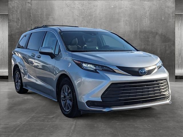 2021 Toyota Sienna LE