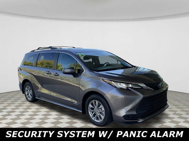 2021 Toyota Sienna LE