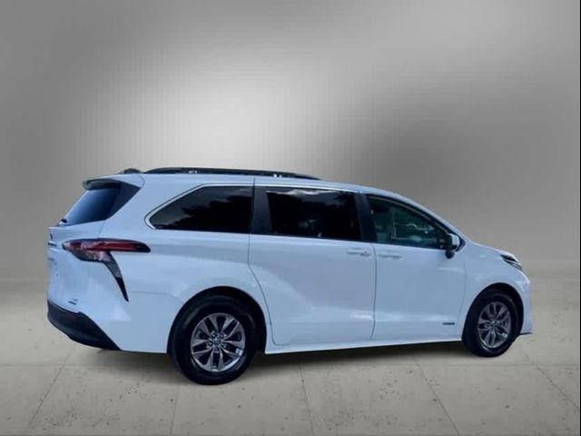 2021 Toyota Sienna LE