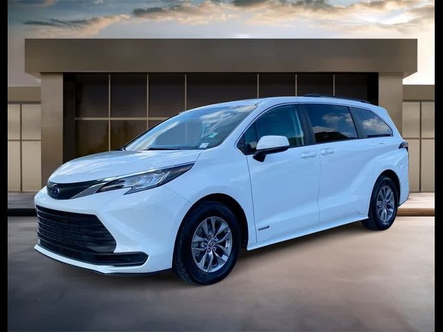 2021 Toyota Sienna LE