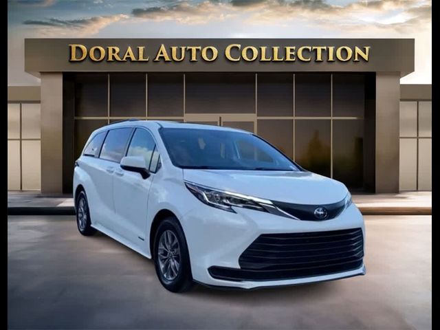 2021 Toyota Sienna LE