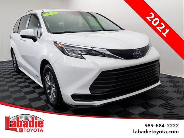 2021 Toyota Sienna LE