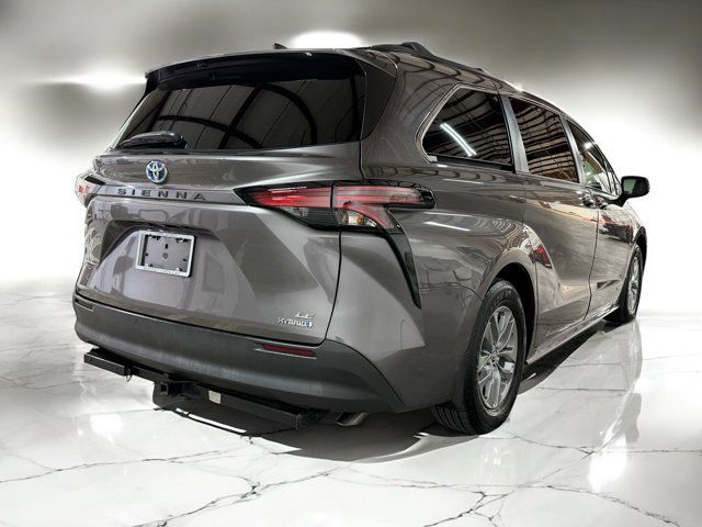 2021 Toyota Sienna LE