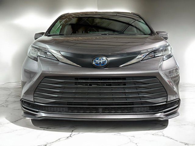 2021 Toyota Sienna LE