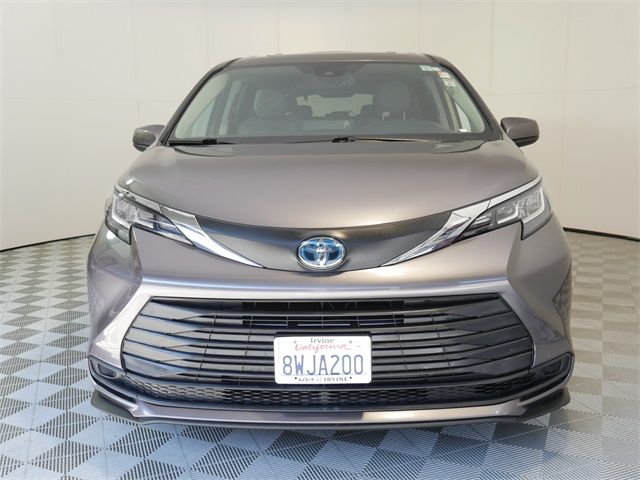 2021 Toyota Sienna LE