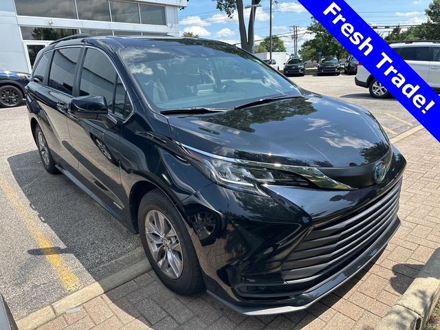 2021 Toyota Sienna LE