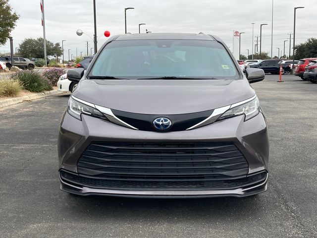 2021 Toyota Sienna LE