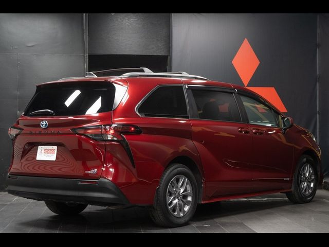 2021 Toyota Sienna LE