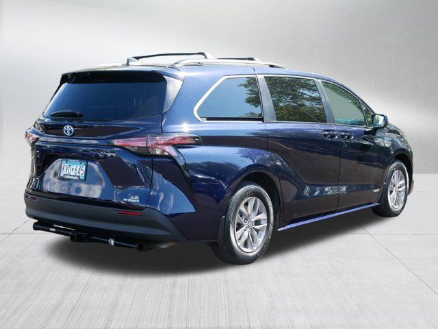 2021 Toyota Sienna LE