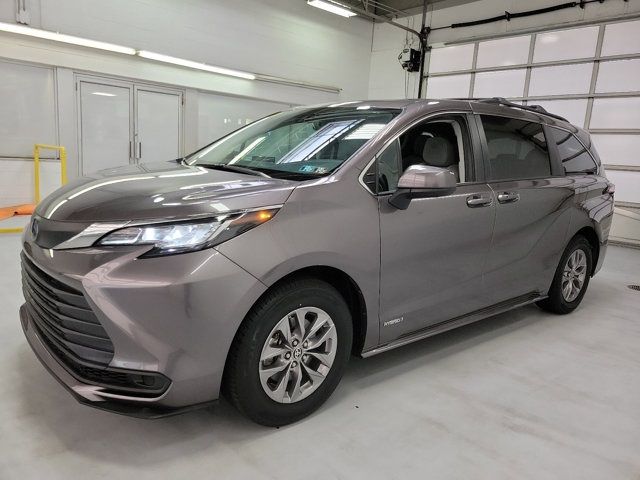 2021 Toyota Sienna LE