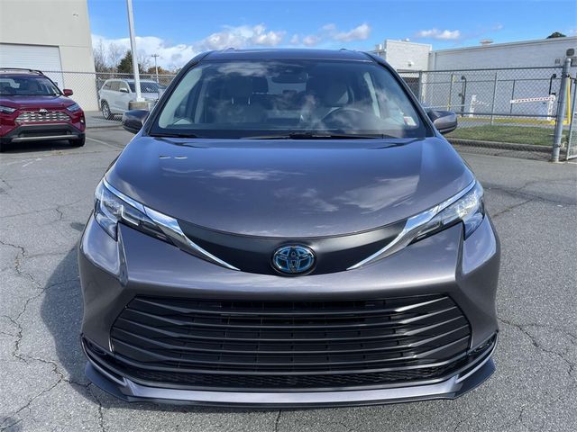 2021 Toyota Sienna LE