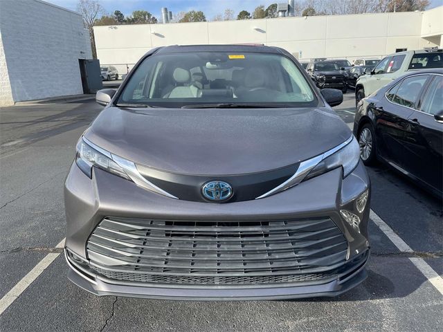 2021 Toyota Sienna LE