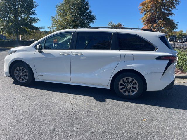 2021 Toyota Sienna LE