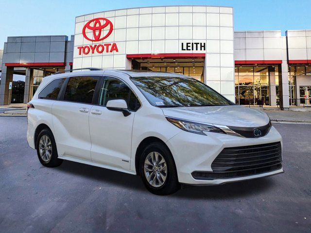 2021 Toyota Sienna LE