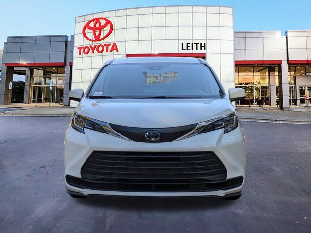 2021 Toyota Sienna LE