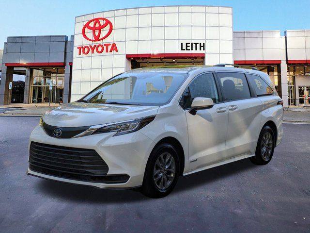 2021 Toyota Sienna LE