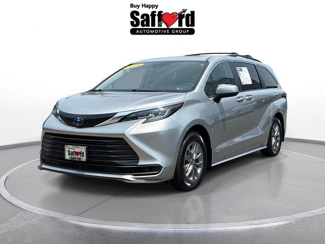 2021 Toyota Sienna LE