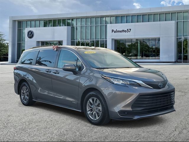 2021 Toyota Sienna LE