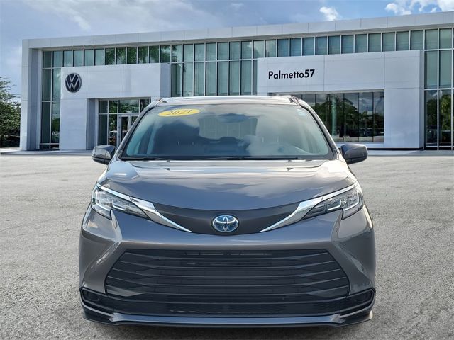 2021 Toyota Sienna LE