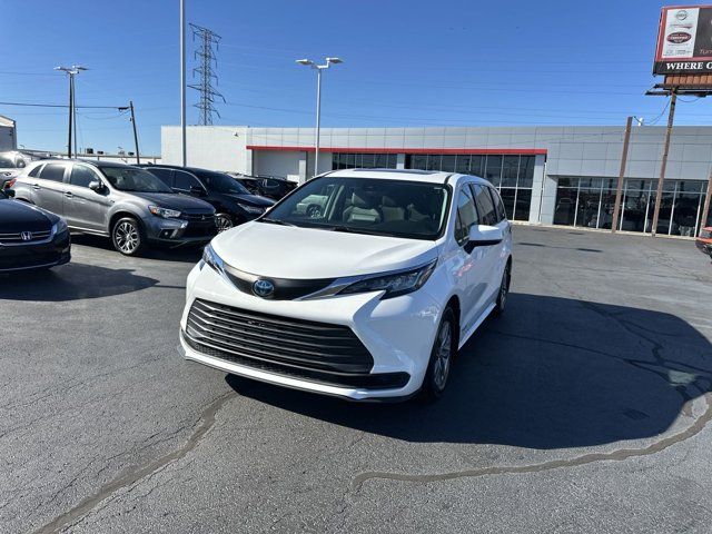 2021 Toyota Sienna LE