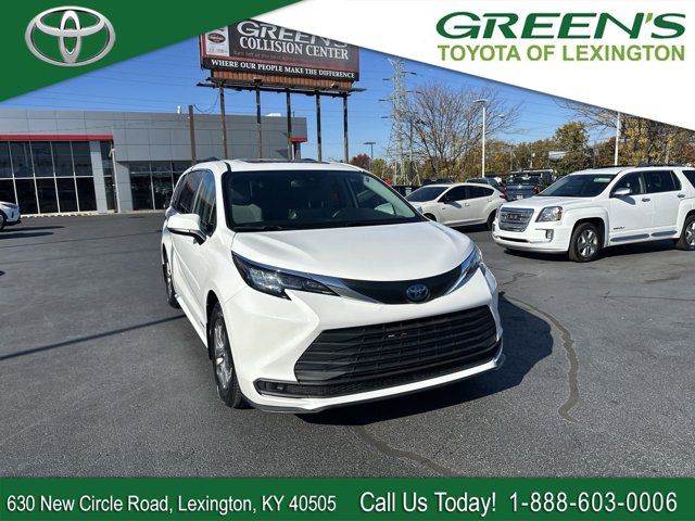 2021 Toyota Sienna LE