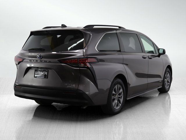 2021 Toyota Sienna LE